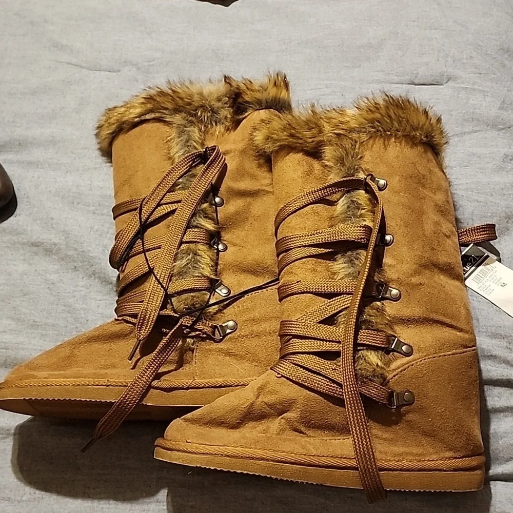 C - NEW rue 21 Boots (Sz 7/8)